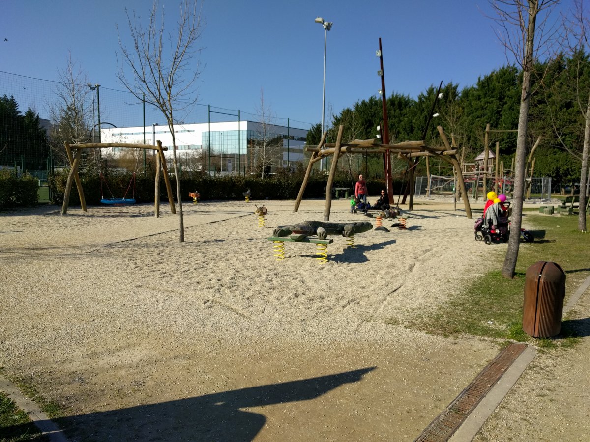 Parque infantil Celso Emilio Ferreiro 12