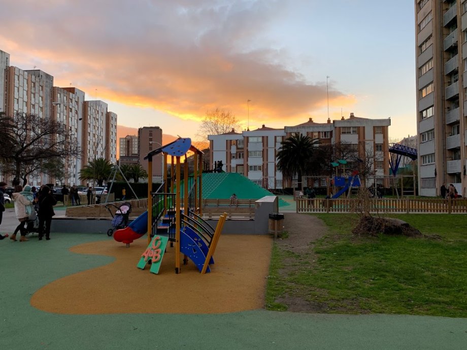 Área de Juegos - Foto 11