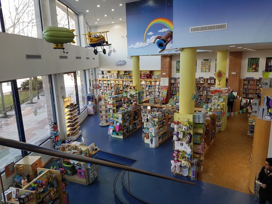 Dideco Alcorcón Tienda de Juguetes y libros - Foto 6