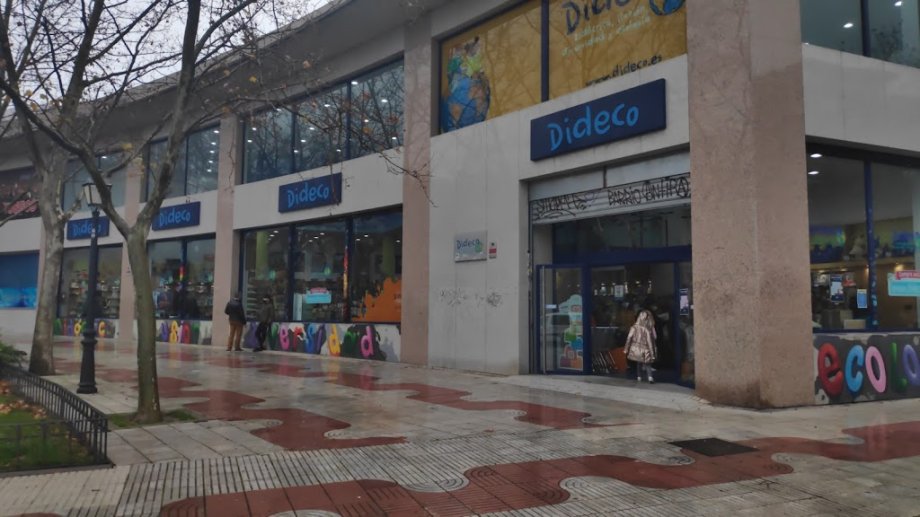 Dideco Alcorcón Tienda de Juguetes y libros - Foto 15