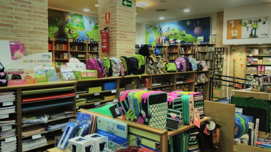 Dideco Nogales Tienda de Juguetes y libros - Foto 7