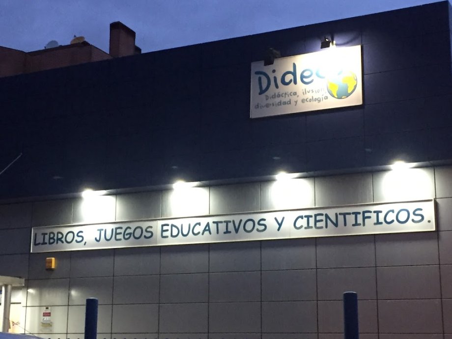 Dideco Arzobispo Cos Tienda de Juguetes y libros - Foto 15