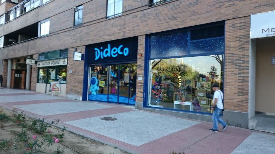 Dideco Alcobendas Tienda de Juguetes y libros - Foto 11
