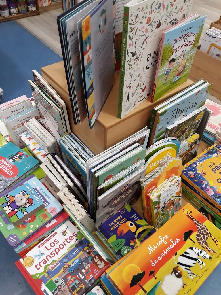 Dideco Pamplona Tienda de Juguetes y libros - Foto 1