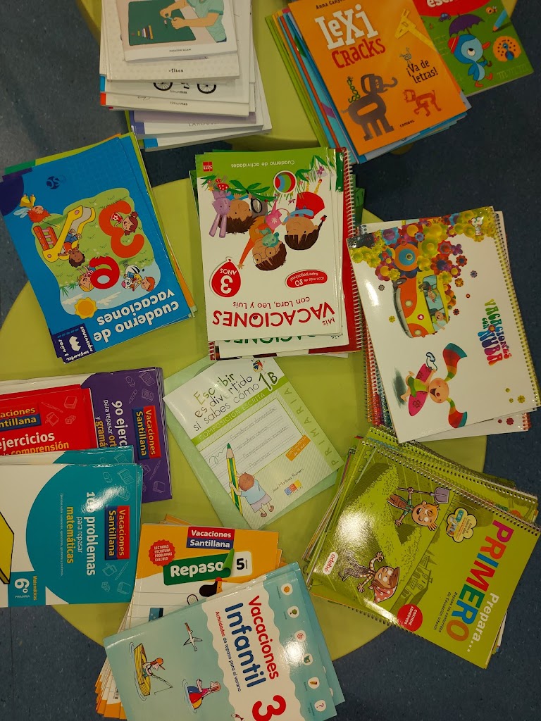 Dideco Pamplona Tienda de Juguetes y libros - Foto 18