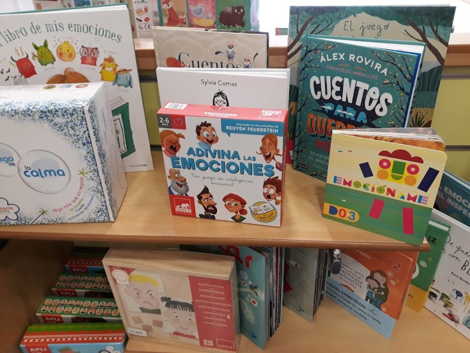 Dideco Pamplona Tienda de Juguetes y libros - Foto 20