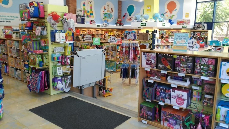 Dideco Alcalá de Henares Tienda de Juguetes y libros - Foto 3
