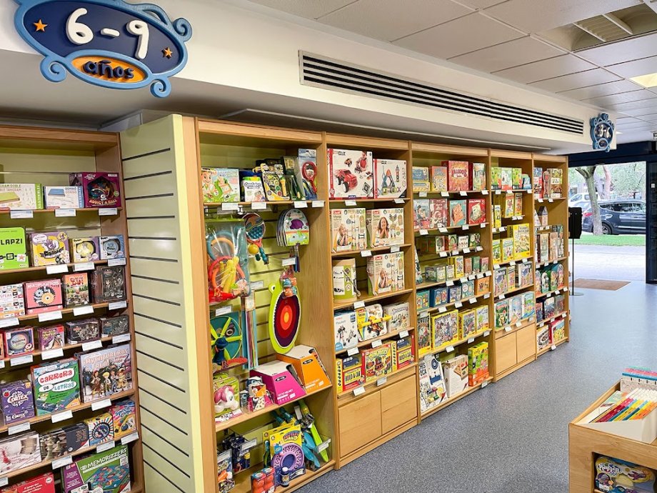 Dideco Pozuelo Tienda de juguetes y libros - Foto 13