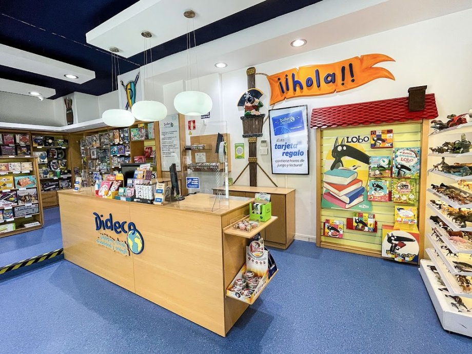 Dideco Majadahonda Tienda de Juguetes y libros - Foto 17