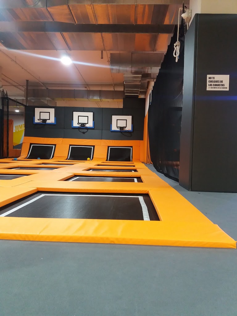 Urban Planet: Trampoline Park 14