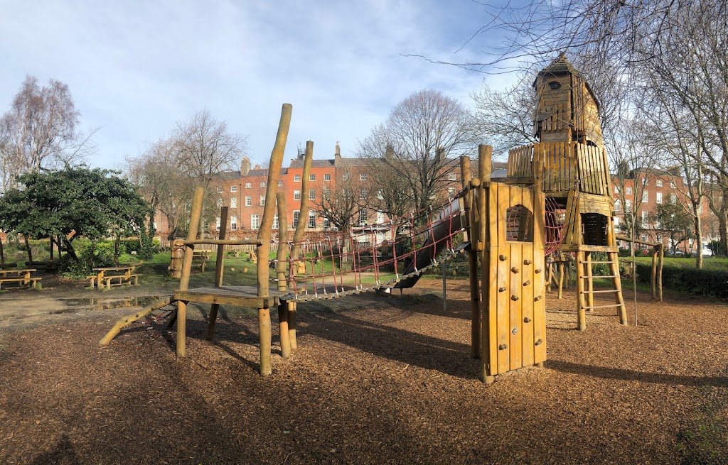 Merrion Square Playground 1