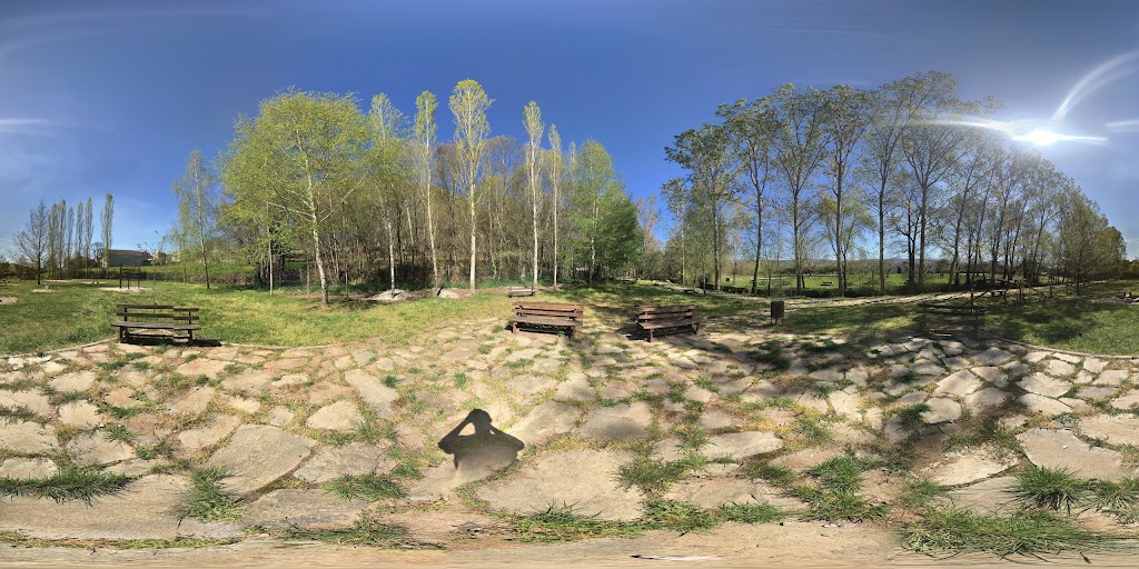 Parque infantil del paseo fluvial de Maceda 2