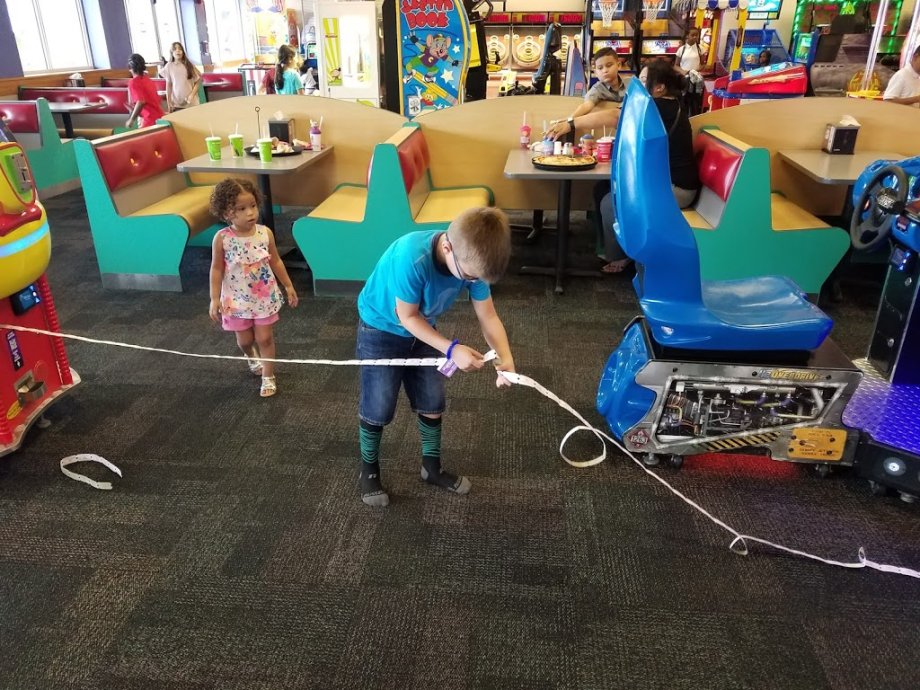 Chuck E. Cheese's - Foto 11