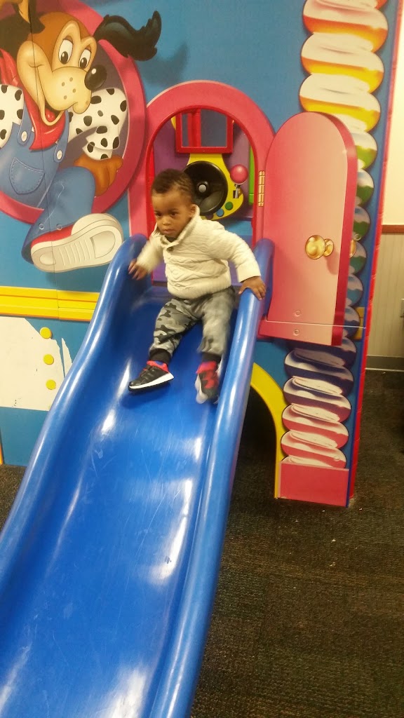 Chuck E. Cheese's - Foto 13