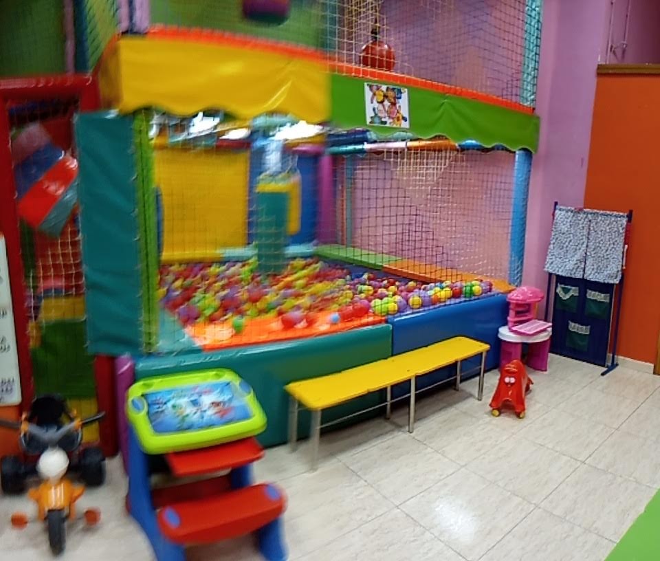 Pekes Play Café Parque de Bolas 7