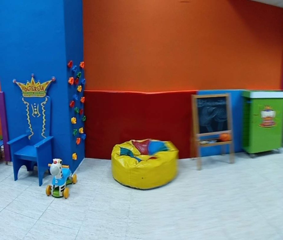 Pekes Play Café Parque de Bolas - Foto 4