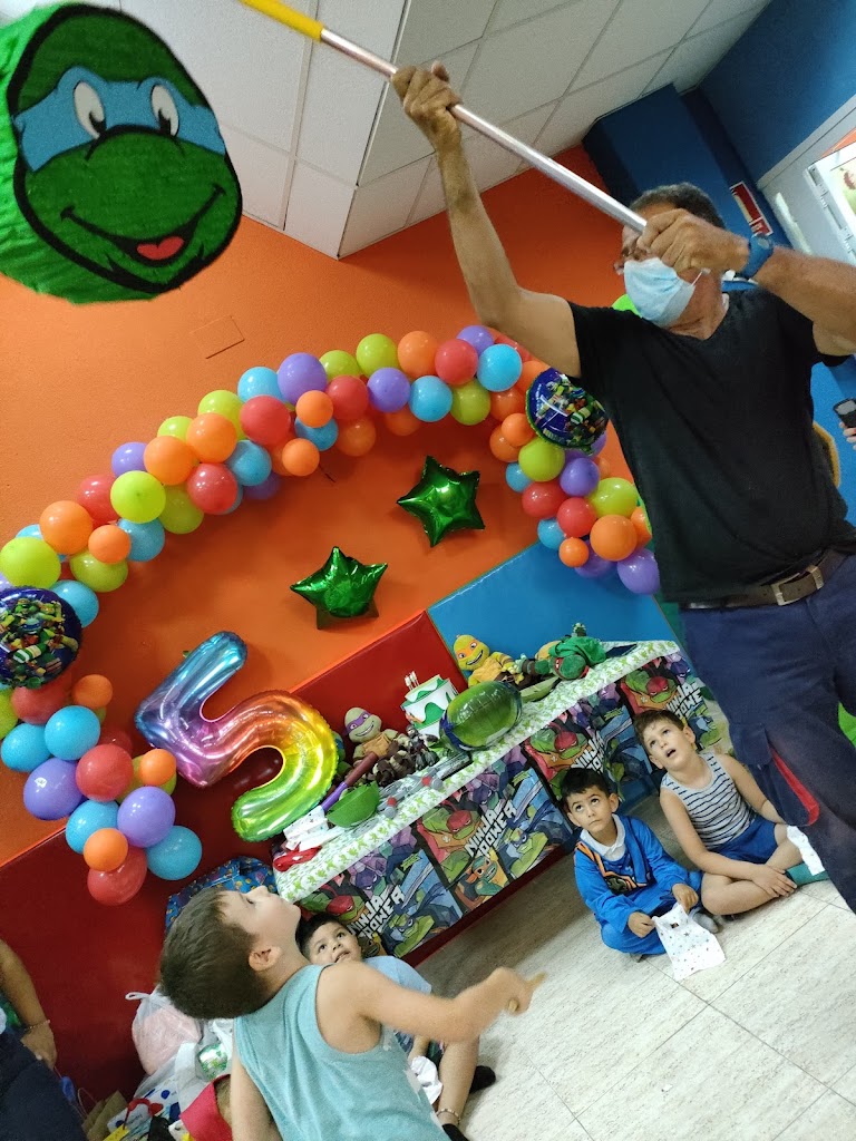 Pekes Play Café Parque de Bolas - Foto 8