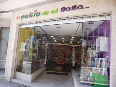 El Patio de Mi Casa, C.B.