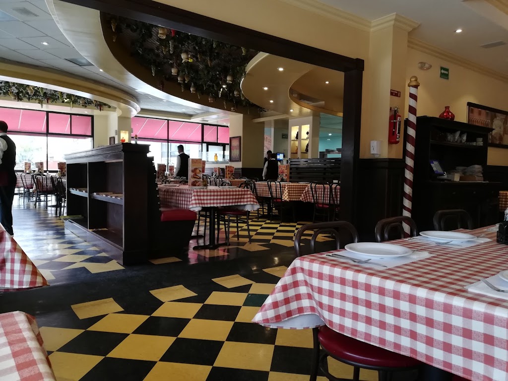 Giuseppis Paseo 2000 8