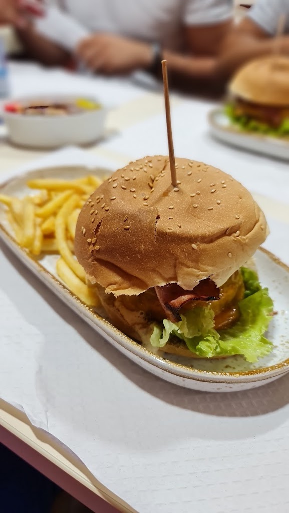 Pizzaria Vila D'Artes (Luisa Cunha & Salvador Gonçalves, Lda.) - Foto 1