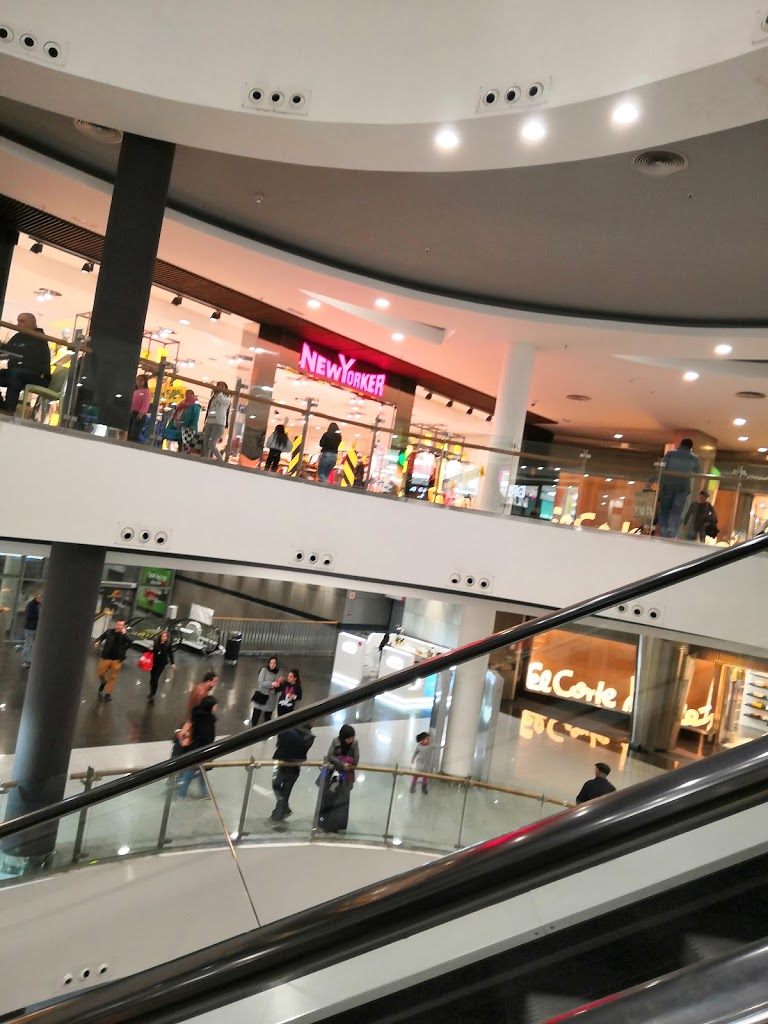 Centro Comercial Ferial Plaza - Foto 1