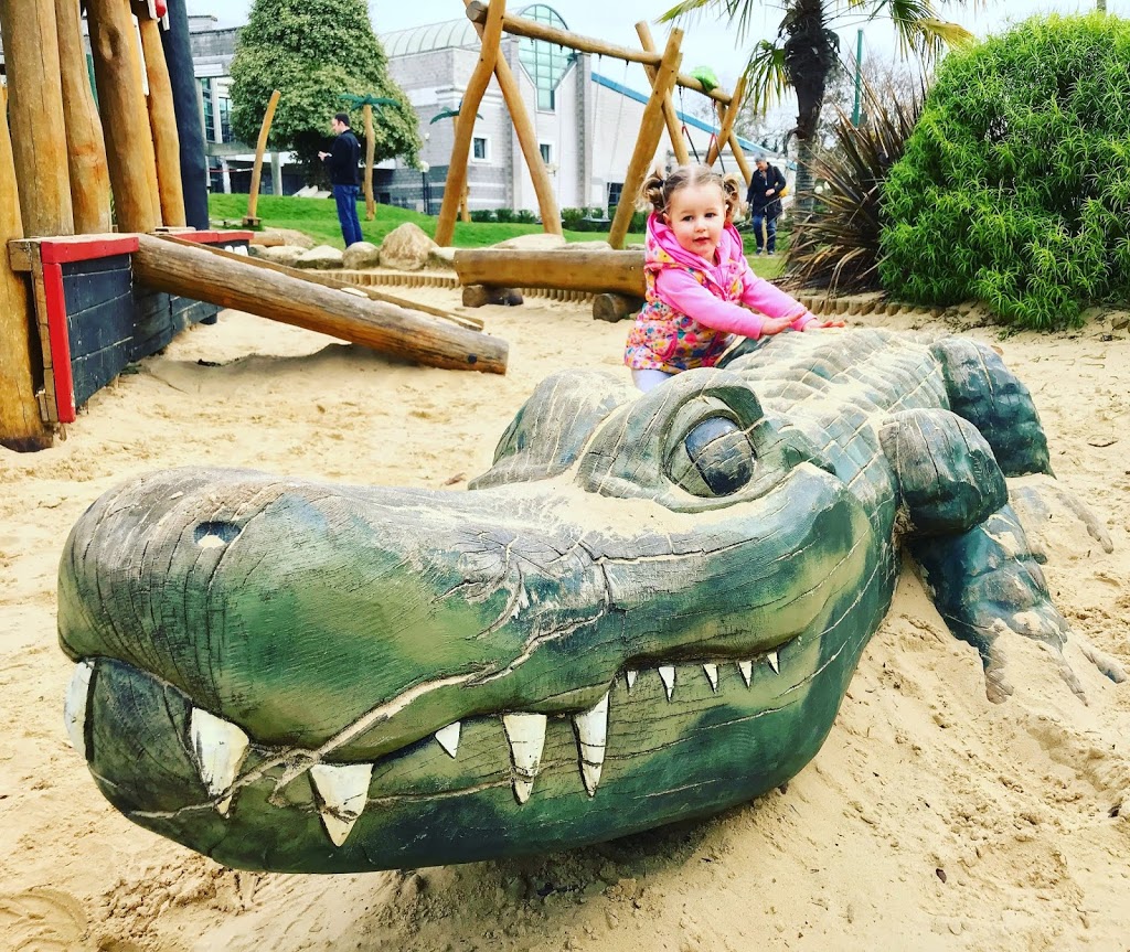 Woking Park Playground - Foto 1