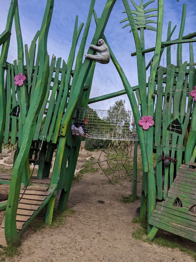 Woking Park Playground - Foto 14