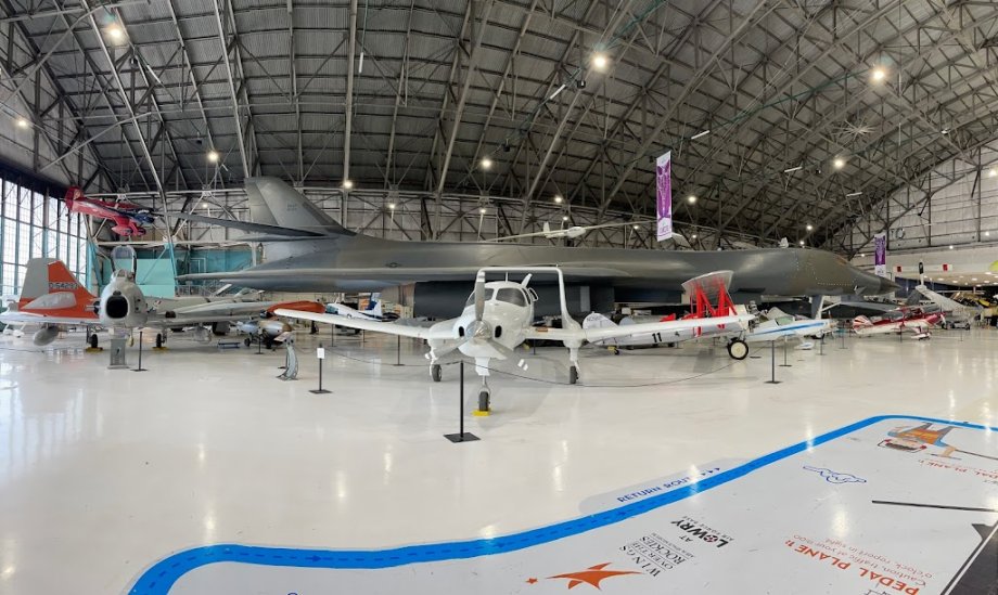 Wings Over the Rockies Air & Space Museum - Foto 17