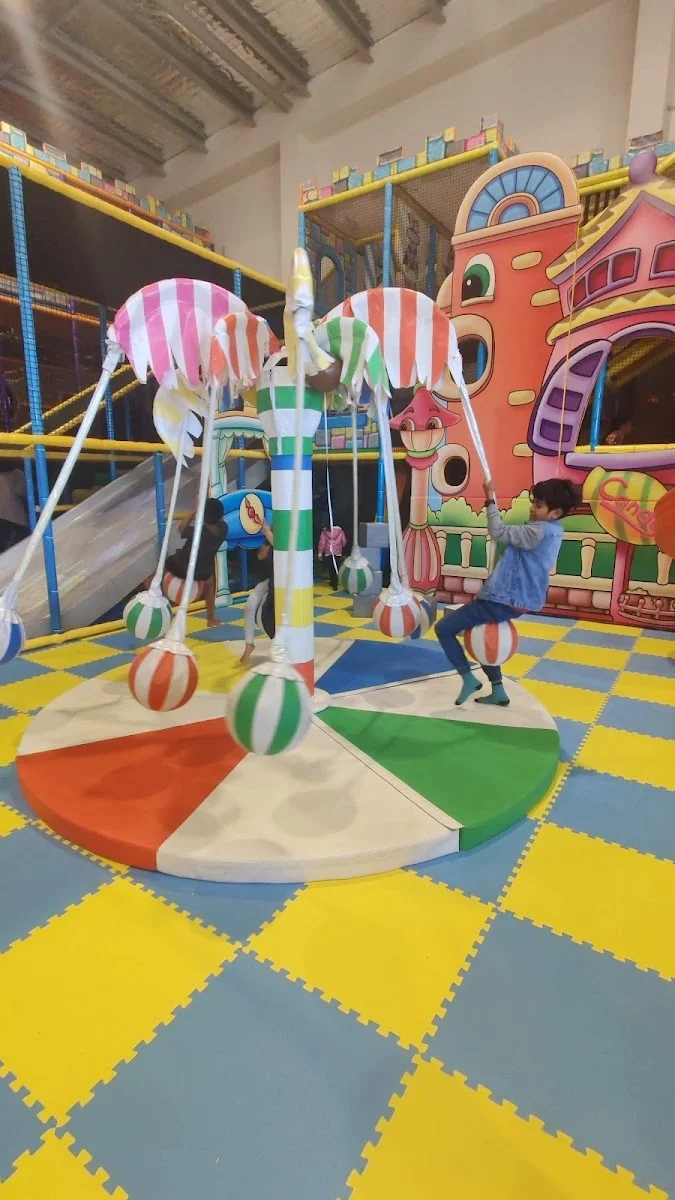 Chipmunks Playland and Café Henderson - Foto 5