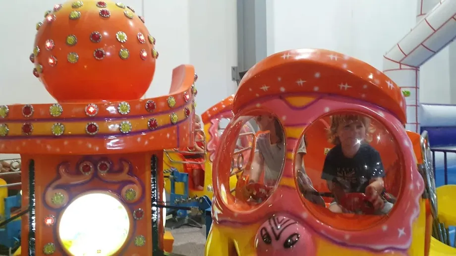 Chipmunks Playland and Café Henderson - Foto 8