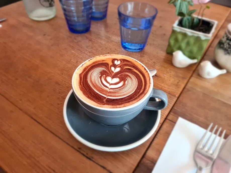 Two Boys One Beagle and A Coffee Shop - Foto 4