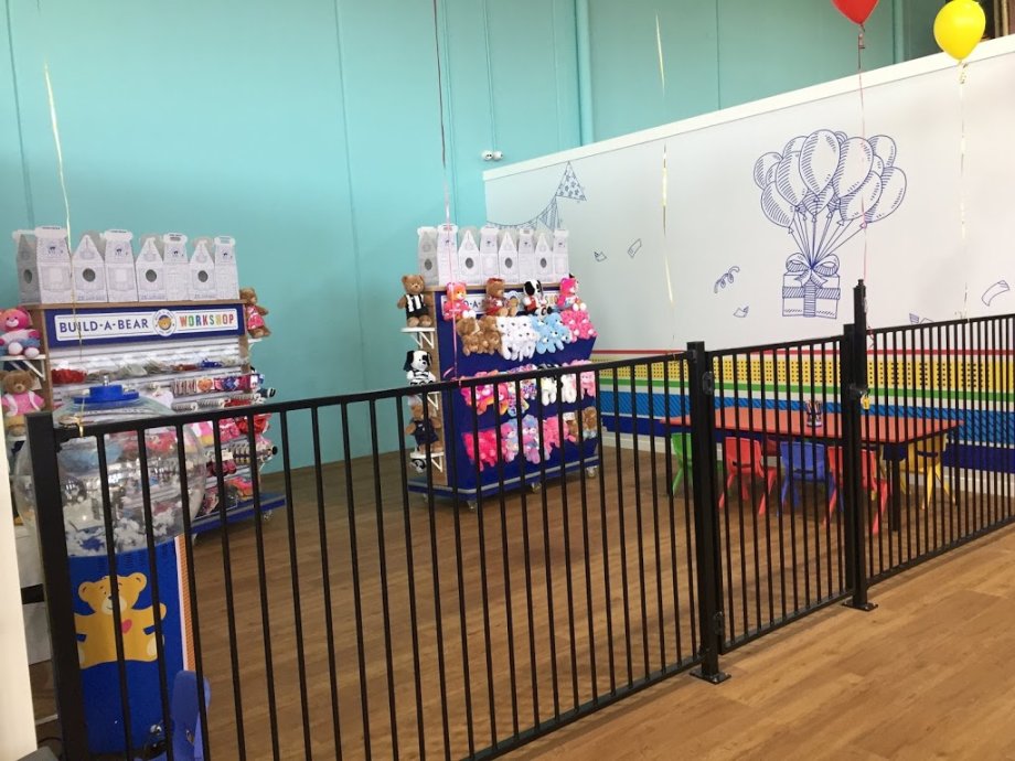 Lollipop’s Playland and Cafe, Clyde North - Foto 7