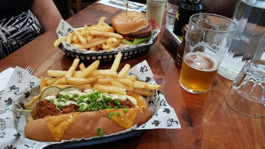 Cabin 401 Bar & Grill - Foto 4