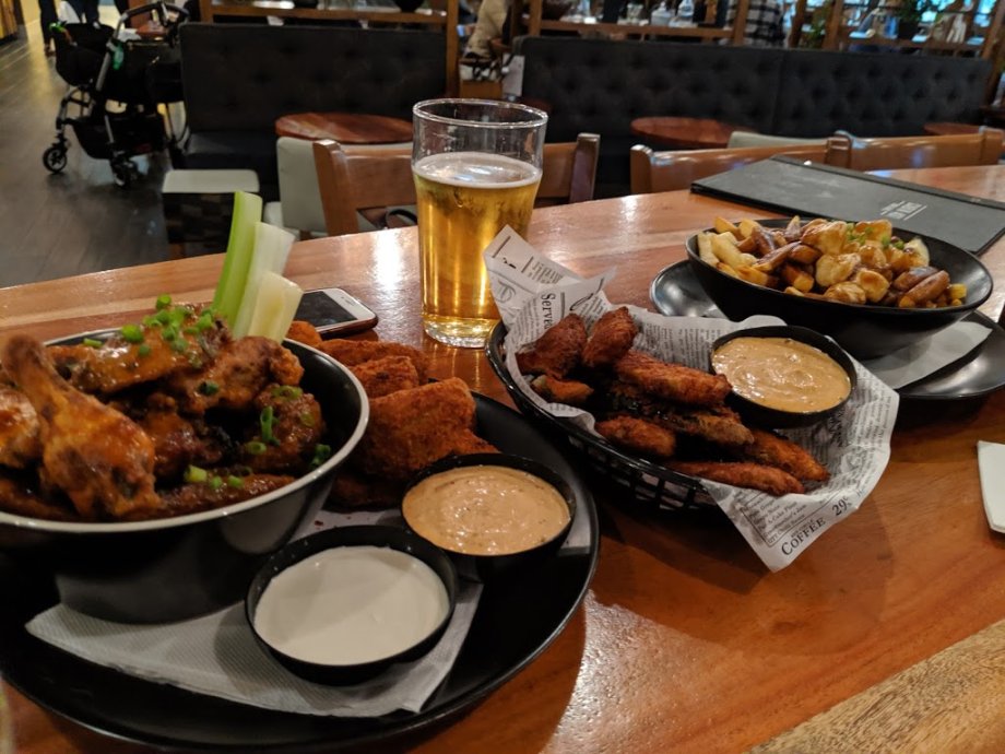 Cabin 401 Bar & Grill - Foto 8