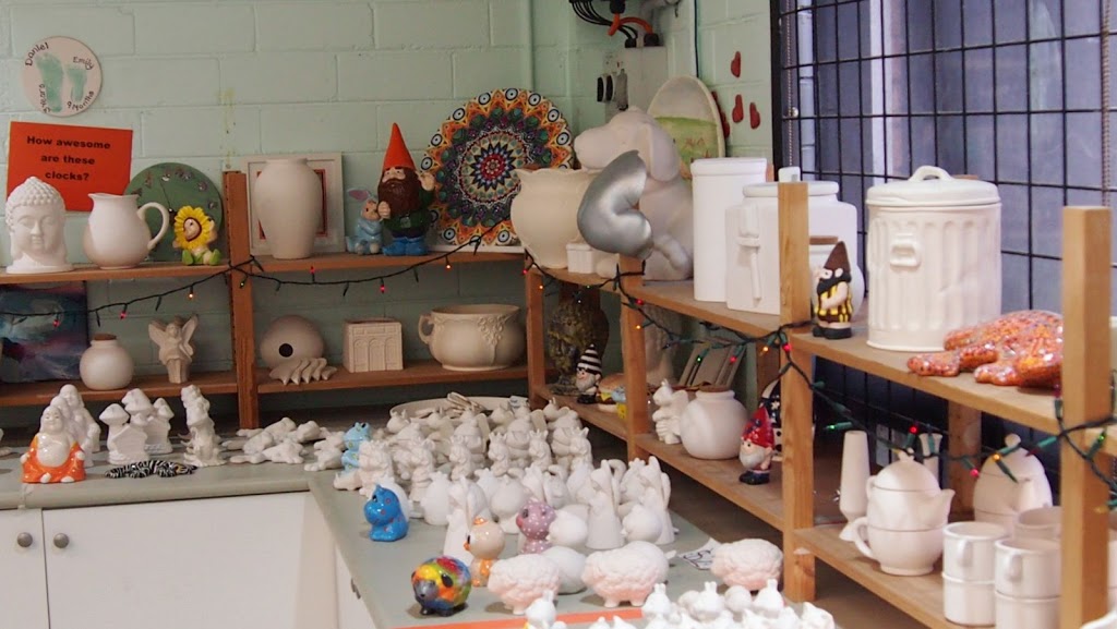 Paint A Pot - Kid's Playcentre & Cafe - Foto 1