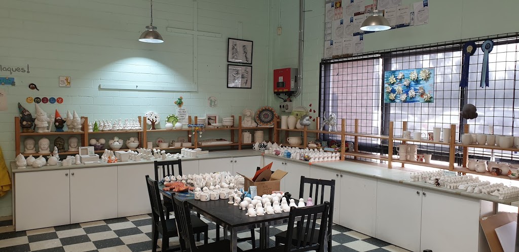 Paint A Pot - Kid's Playcentre & Cafe - Foto 1