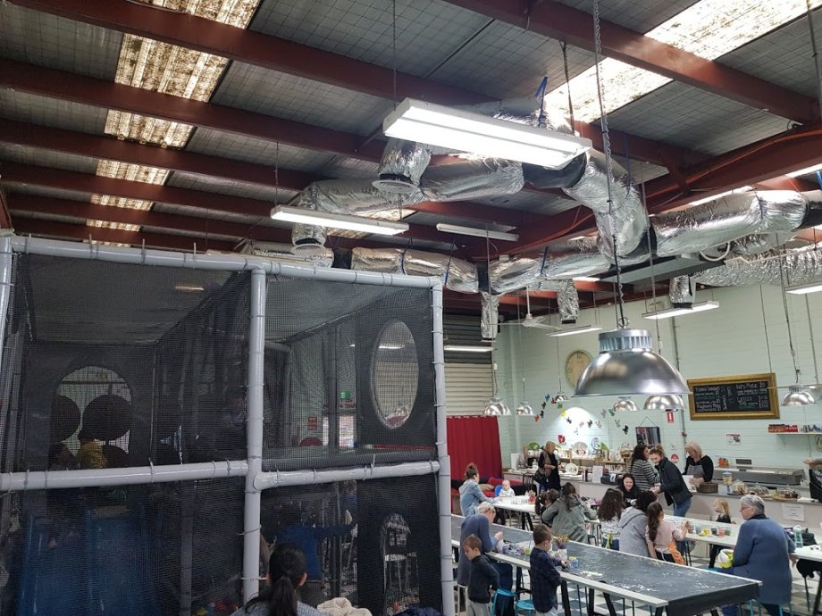 Paint A Pot - Kid's Playcentre & Cafe - Foto 9