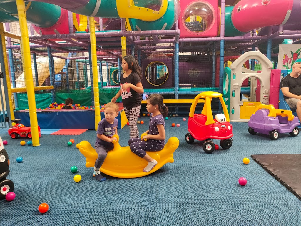 Tropical Twist Indoor Playground - Foto 1