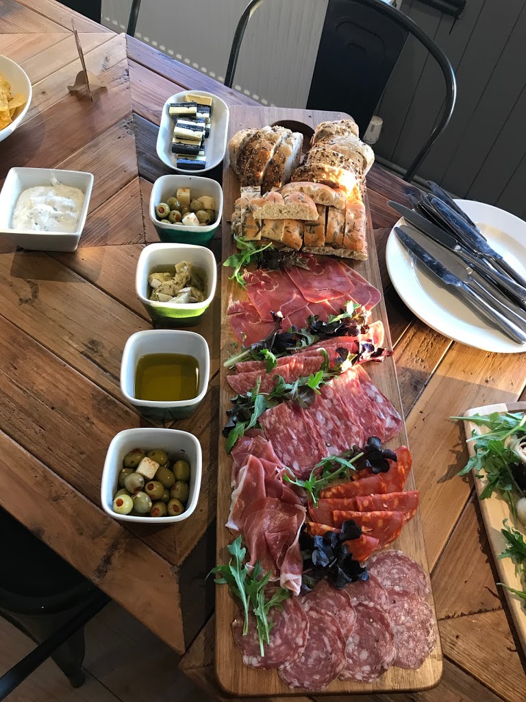 The Play Cafe at Sandown Park - Foto 1