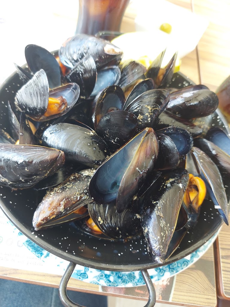 Bama Beach Club Restaurant 8