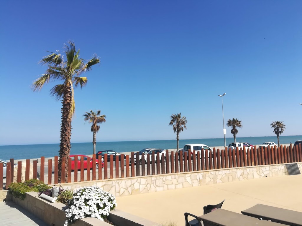 Bama Beach Club Restaurant 10