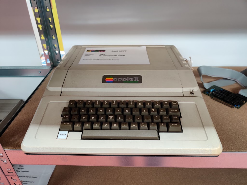 Bonami game console Museum - Foto 1