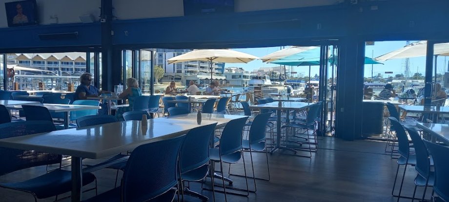 Sharky's Fish & Chips - Foto 15