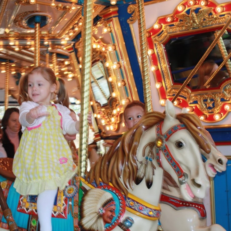 Jumps n Jiggles Indoor Playground & Carousel - Foto 3