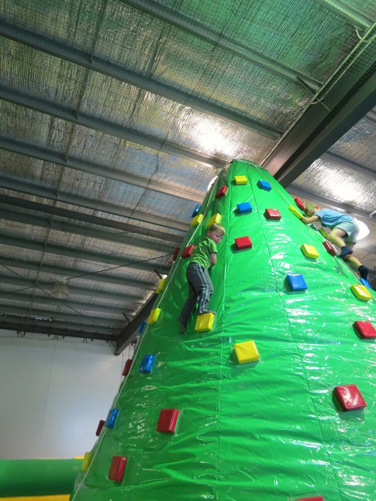 Inflatable Land & Mornington Indoor Sports - Foto 1