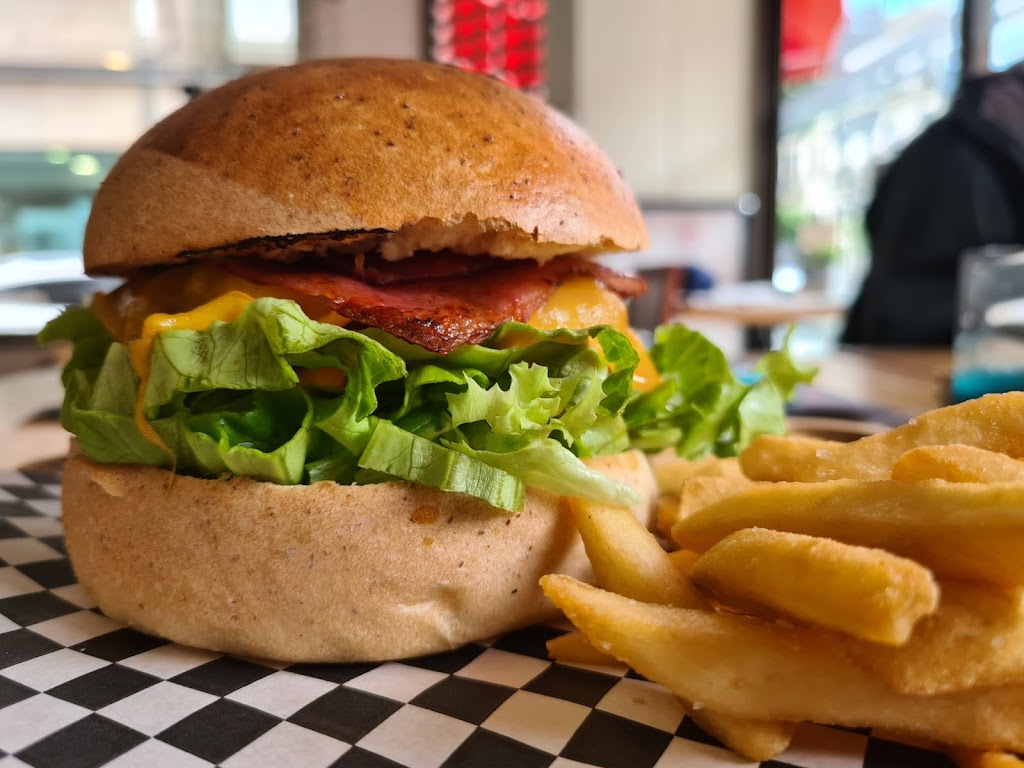 Baruta Burger & Kitchen 4