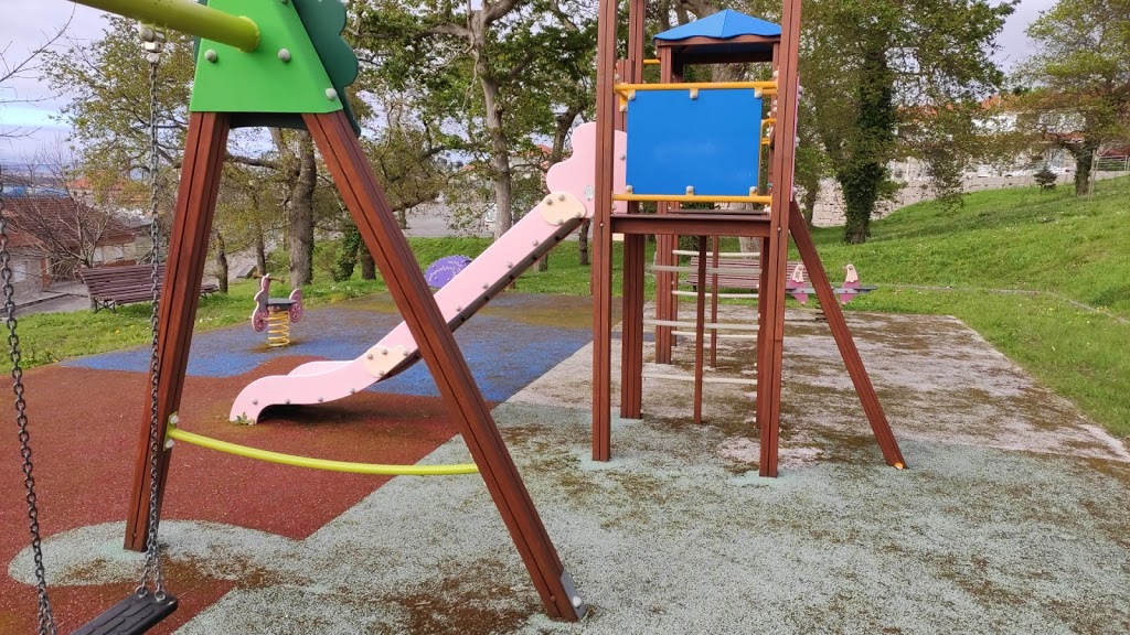 Parque Infantil Da Carballeira de Nantes 4