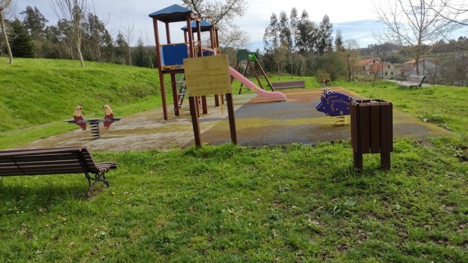 Parque Infantil Da Carballeira de Nantes - Foto 6