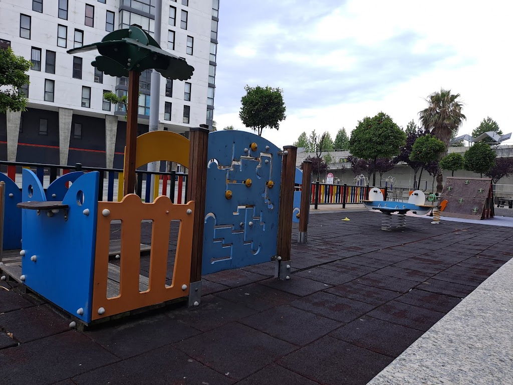 Parque infantil enfrente Froiz Navia - Foto 1