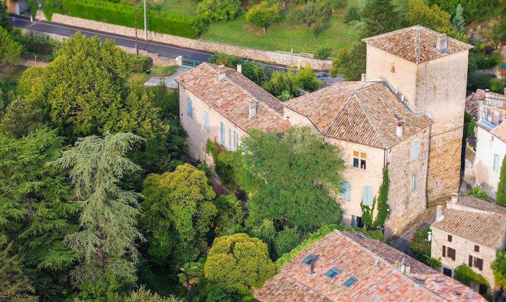Château d'Uzer: maison d'Hôtes, d'amis, de famille